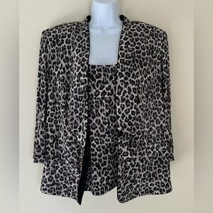 Women’s 1x Evening Camisole and Jacket with Shimmering Fabric and Button accent
